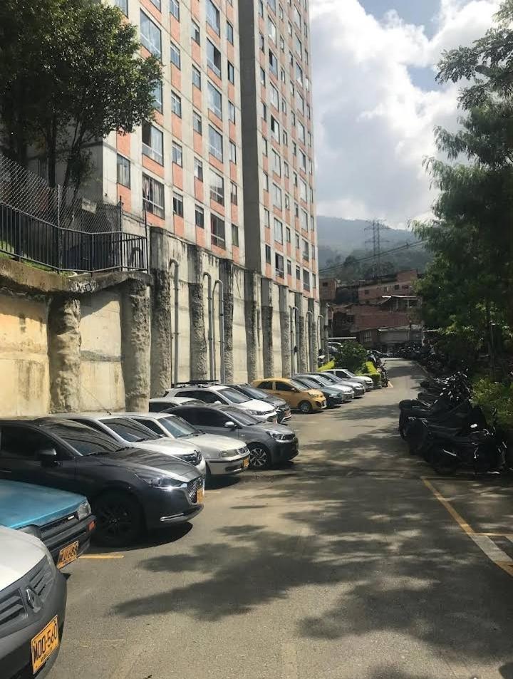 Apartamento Vistas Lindas Cerca Centro メデジン エクステリア 写真