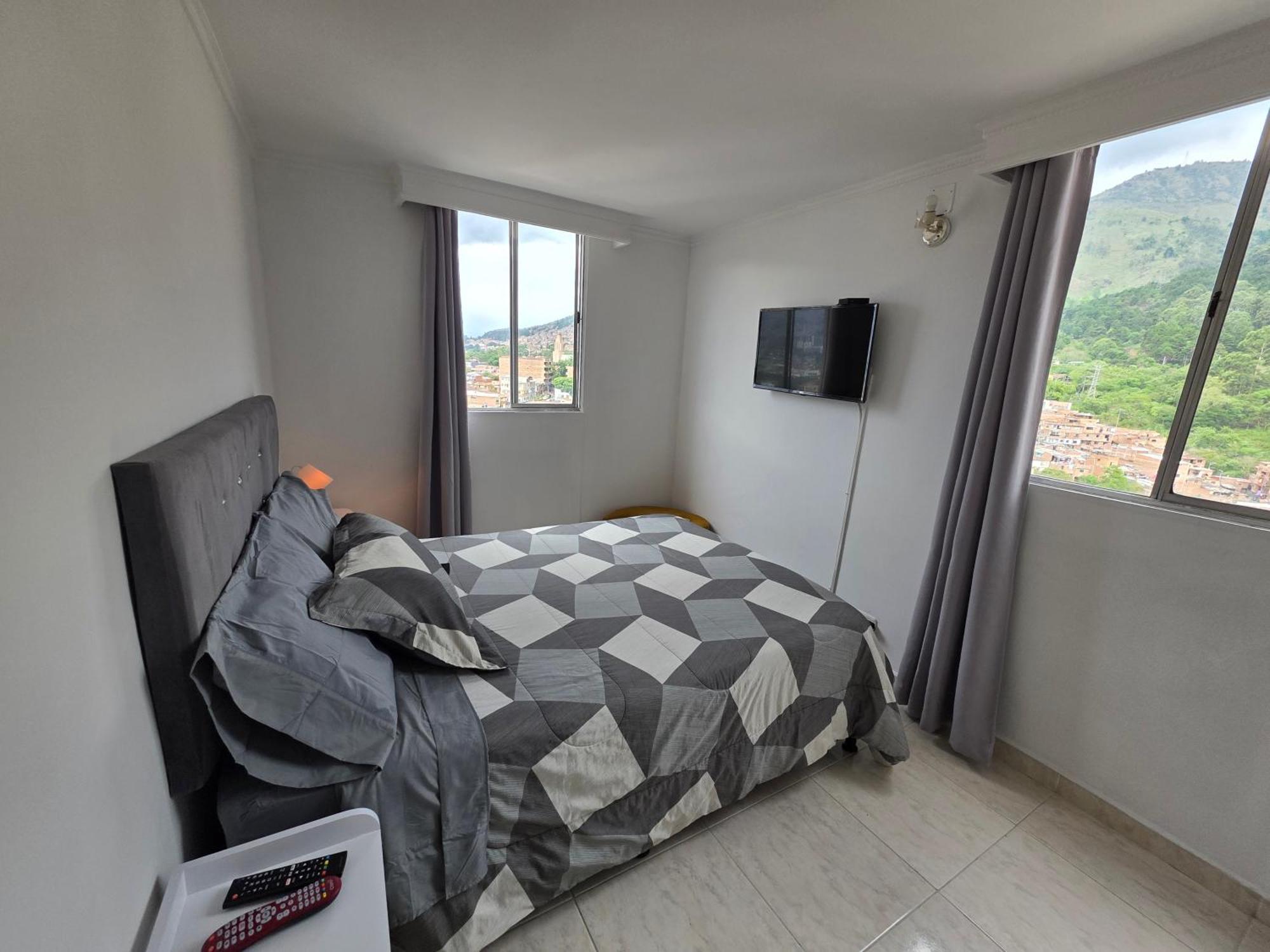 Apartamento Vistas Lindas Cerca Centro メデジン エクステリア 写真